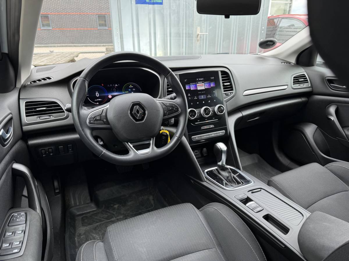 Renault Megane E-Tech Renault Mégane Estate BWJ 2022 1.6 E-Tech 124 PK  Plug-In Hybrid 160 Zen TREKHAAK | FULL LED | STOELVERW. | CAMERA | CARPLAY + ANDROID | NAVI | CLIMA | CRUISE | LMV | PDC