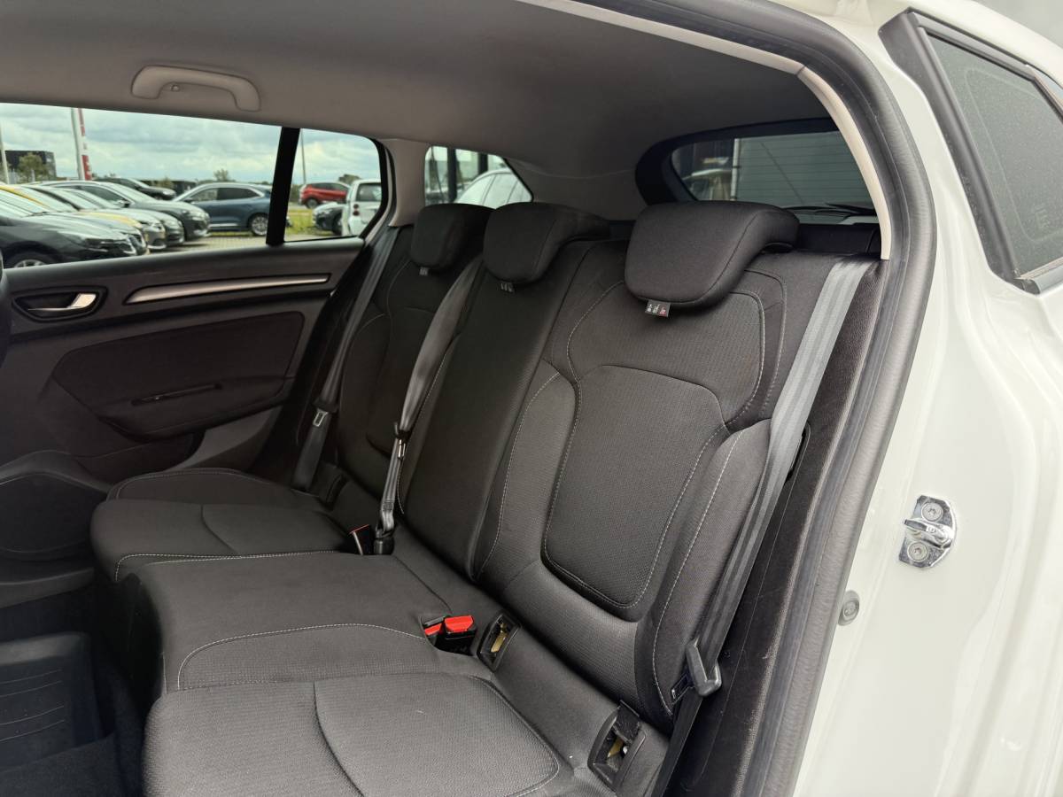 Renault Megane E-Tech Renault Mégane Estate BWJ 2022 1.6 E-Tech 124 PK  Plug-In Hybrid 160 Zen TREKHAAK | FULL LED | STOELVERW. | CAMERA | CARPLAY + ANDROID | NAVI | CLIMA | CRUISE | LMV | PDC