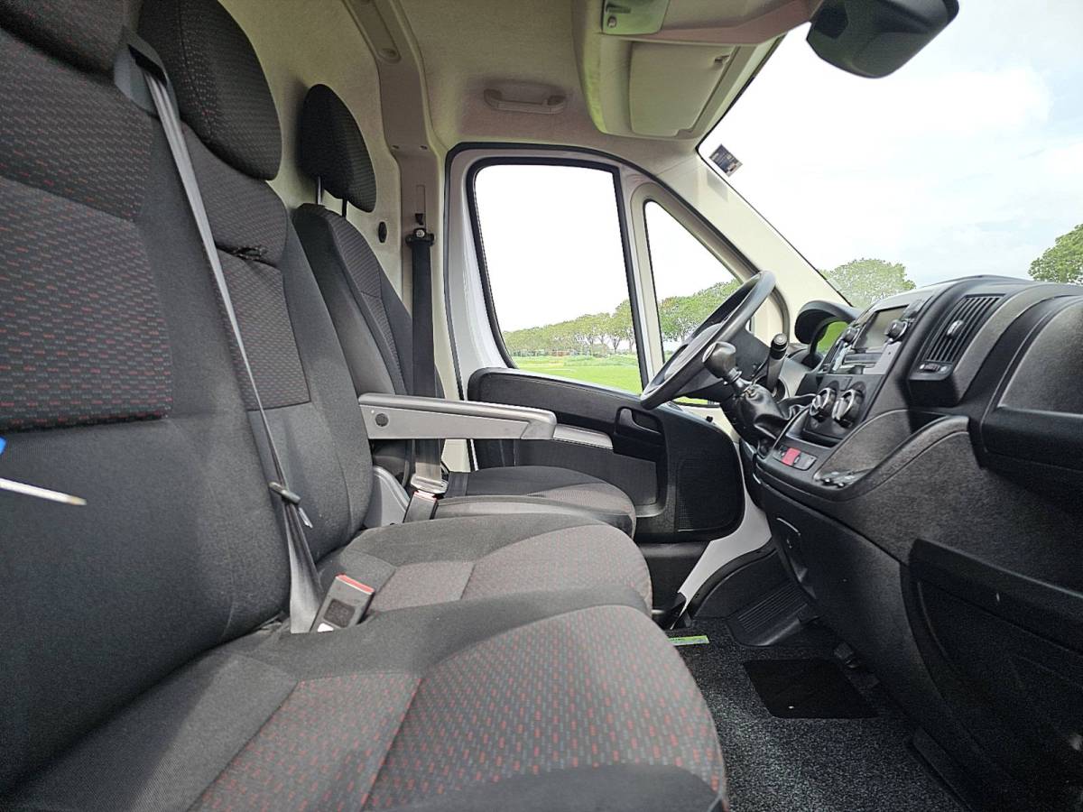 Peugeot Boxer PEUGEOT BOXER 2.2 l2h2 imperiaal navi