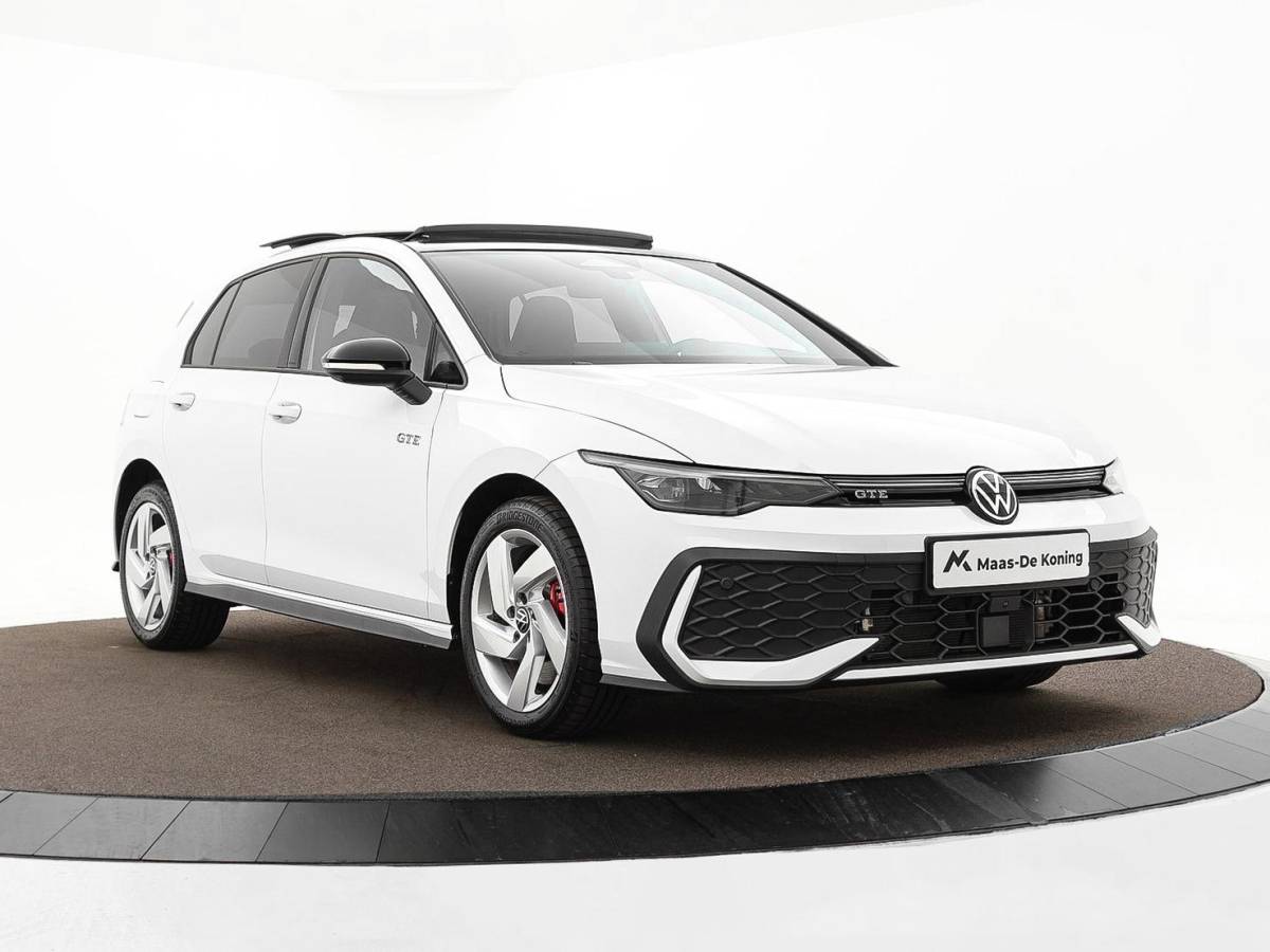 Volkswagen Golf Volkswagen Golf 1.5 eHybrid 272pk DSG GTE · Panoramadak · 360 Camera · Head-Up Display · Matrix LED · Optiekpakket Zwart · Dodehoeksensor · Garantie t/m 10-11-2030 of 100.000km