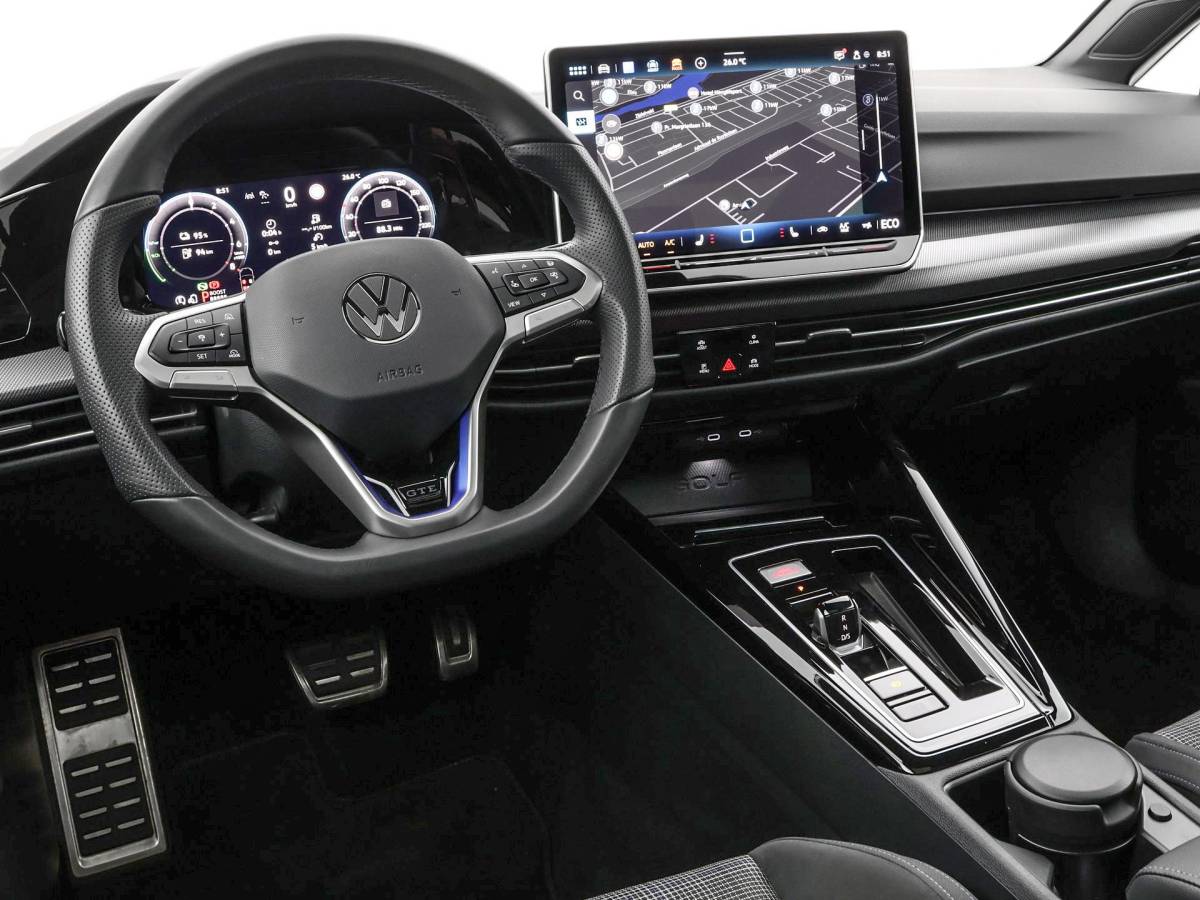 Volkswagen Golf Volkswagen Golf 1.5 eHybrid 272pk DSG GTE · Panoramadak · 360 Camera · Head-Up Display · Matrix LED · Optiekpakket Zwart · Dodehoeksensor · Garantie t/m 10-11-2030 of 100.000km
