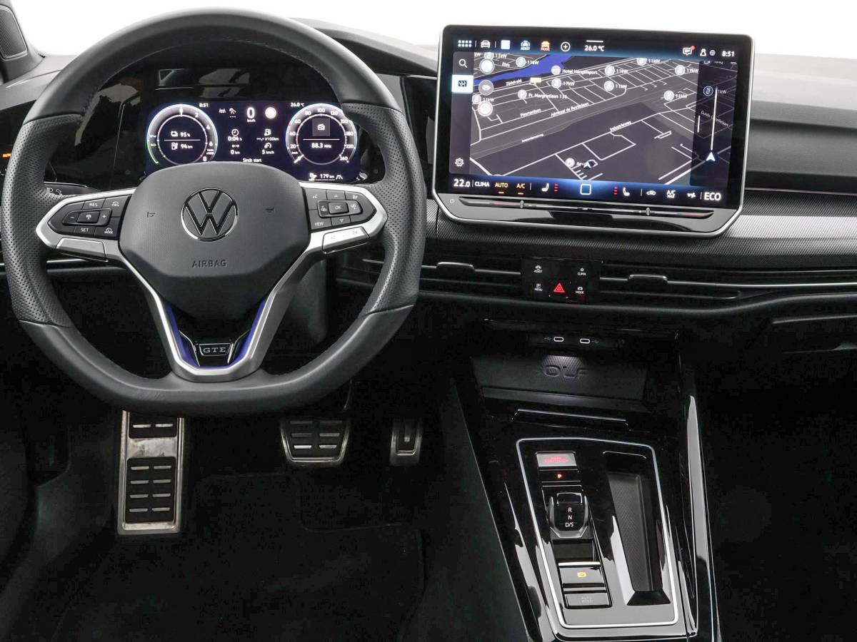 Volkswagen Golf Volkswagen Golf 1.5 eHybrid 272pk DSG GTE · Panoramadak · 360 Camera · Head-Up Display · Matrix LED · Optiekpakket Zwart · Dodehoeksensor · Garantie t/m 10-11-2030 of 100.000km