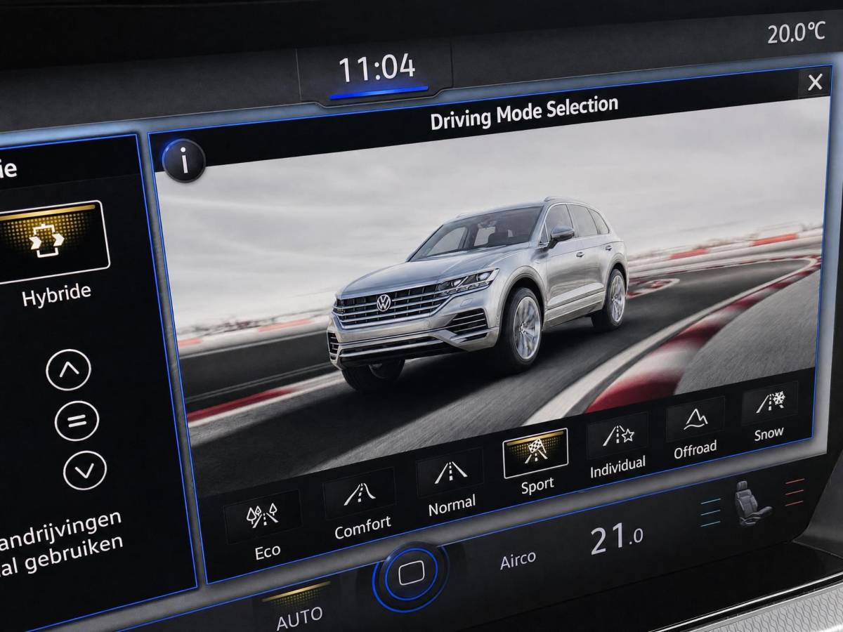 Volkswagen Touareg Volkswagen Touareg 3.0TSI 340kW/462PK R-line · Panoramadak · Trekhaak · Leder · Luchtvering