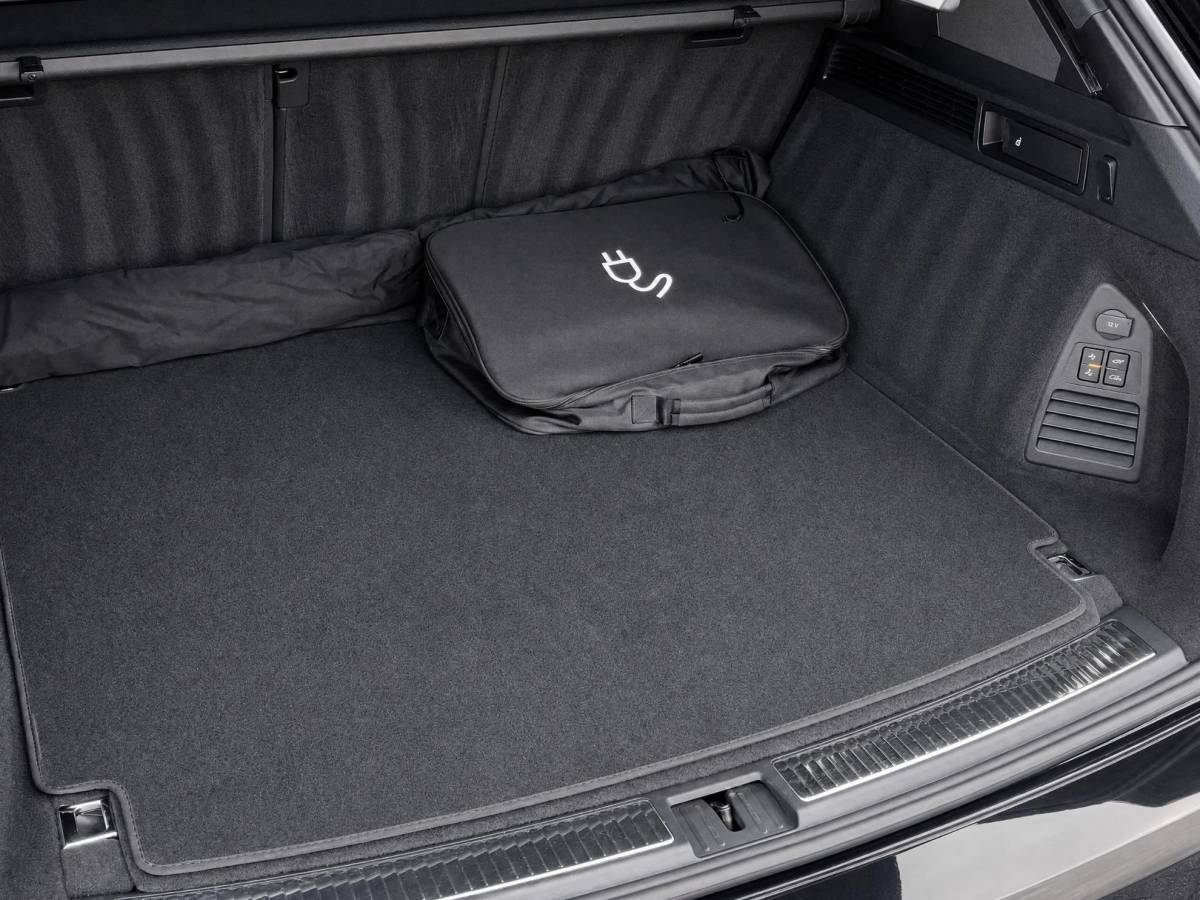 Volkswagen Touareg Volkswagen Touareg 3.0TSI 340kW/462PK R-line · Panoramadak · Trekhaak · Leder · Luchtvering