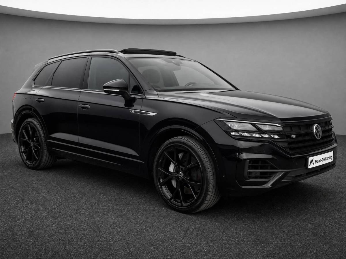 Volkswagen Touareg Volkswagen Touareg 3.0TSI 340kW/462PK R-line · Panoramadak · Trekhaak · Leder · Luchtvering