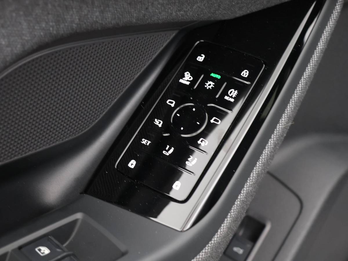 Audi A6 Avant e-tron Audi A6 Avant e-tron 367pk edition performance 100 kWh · SOH 97,8% · Warmtepomp · 360 Camera · Luchtvering · Wegklapbare Trekhaak · Stoel-& Stuurverwarming · 21” Inch · Garantie t/m 10-12-2030 of 100.000km
