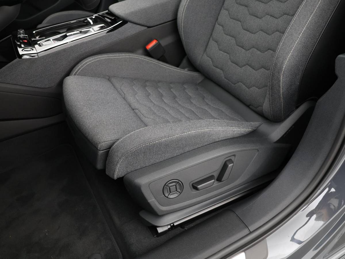 Audi A6 Avant e-tron Audi A6 Avant e-tron 367pk edition performance 100 kWh · SOH 97,8% · Warmtepomp · 360 Camera · Luchtvering · Wegklapbare Trekhaak · Stoel-& Stuurverwarming · 21” Inch · Garantie t/m 10-12-2030 of 100.000km