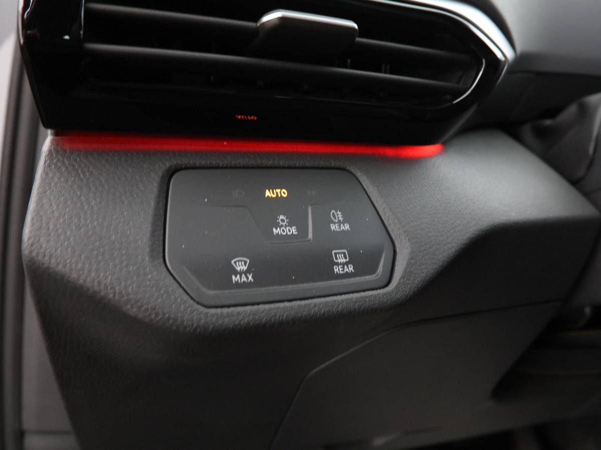 Volkswagen ID.4 Volkswagen ID.4 Pro 77 kWh 204pk SOH 95,5% · Apple/Android Car Play · Navigatie · P-Sensoren · Verkeersbord Herkenning · 19” Inch ·