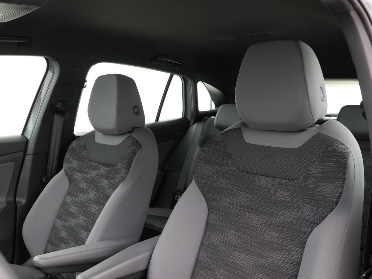 Volkswagen ID.4 Volkswagen ID.4 Pro 77 kWh 204pk SOH 95,5% · Apple/Android Car Play · Navigatie · P-Sensoren · Verkeersbord Herkenning · 19” Inch ·