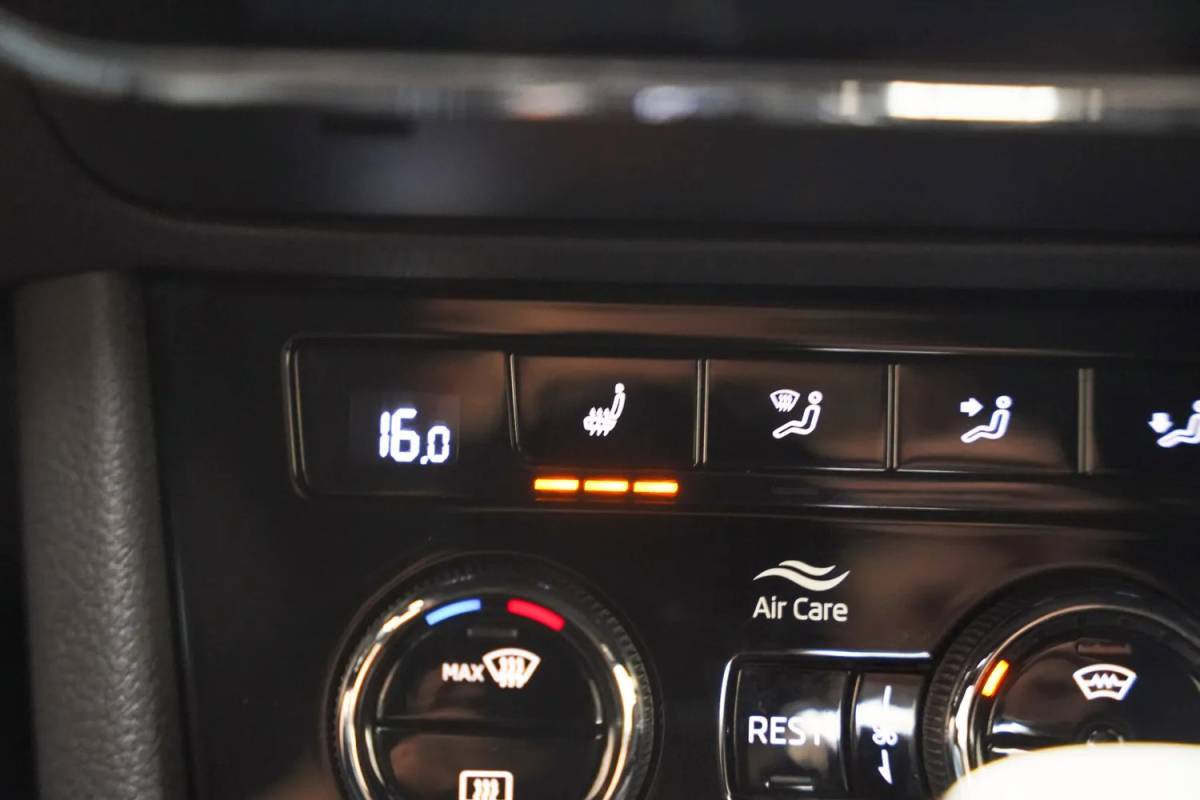 Škoda Superb Skoda Superb COMBI 1.4 TSI iV PHEV Sportline Aut.[ Panorama Virtual Trekhaak ]
