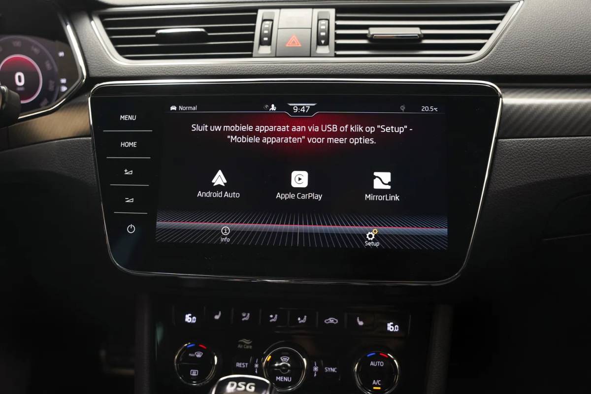 Škoda Superb Skoda Superb COMBI 1.4 TSI iV PHEV Sportline Aut.[ Panorama Virtual Trekhaak ]