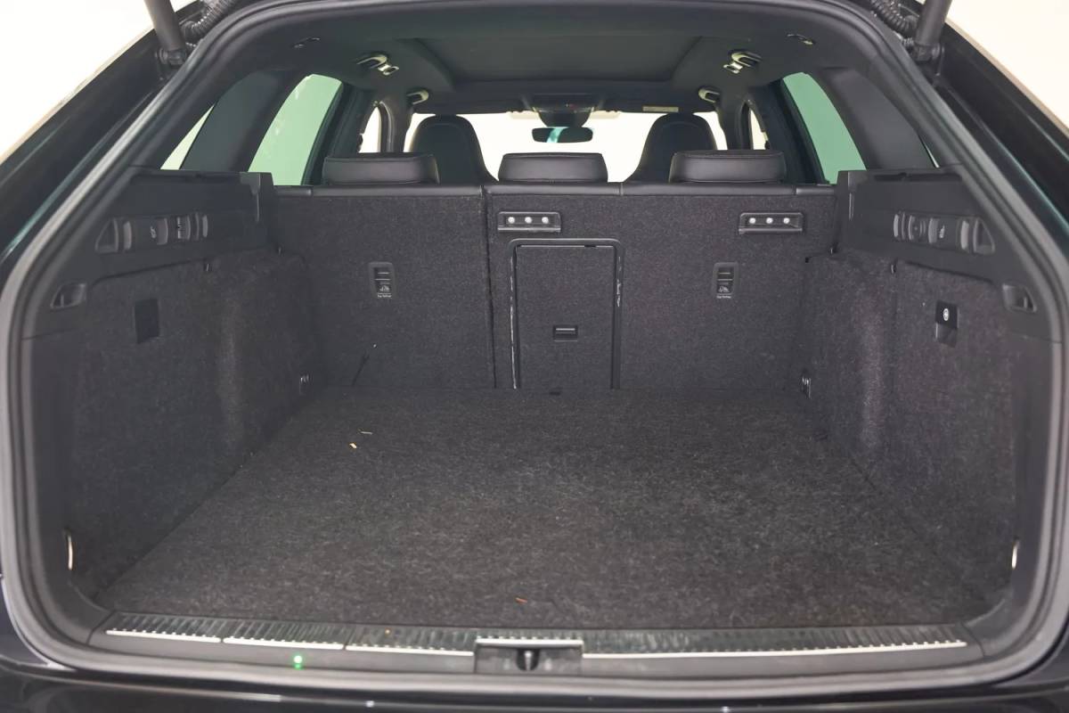 Škoda Superb Skoda Superb COMBI 1.4 TSI iV PHEV Sportline Aut.[ Panorama Virtual Trekhaak ]