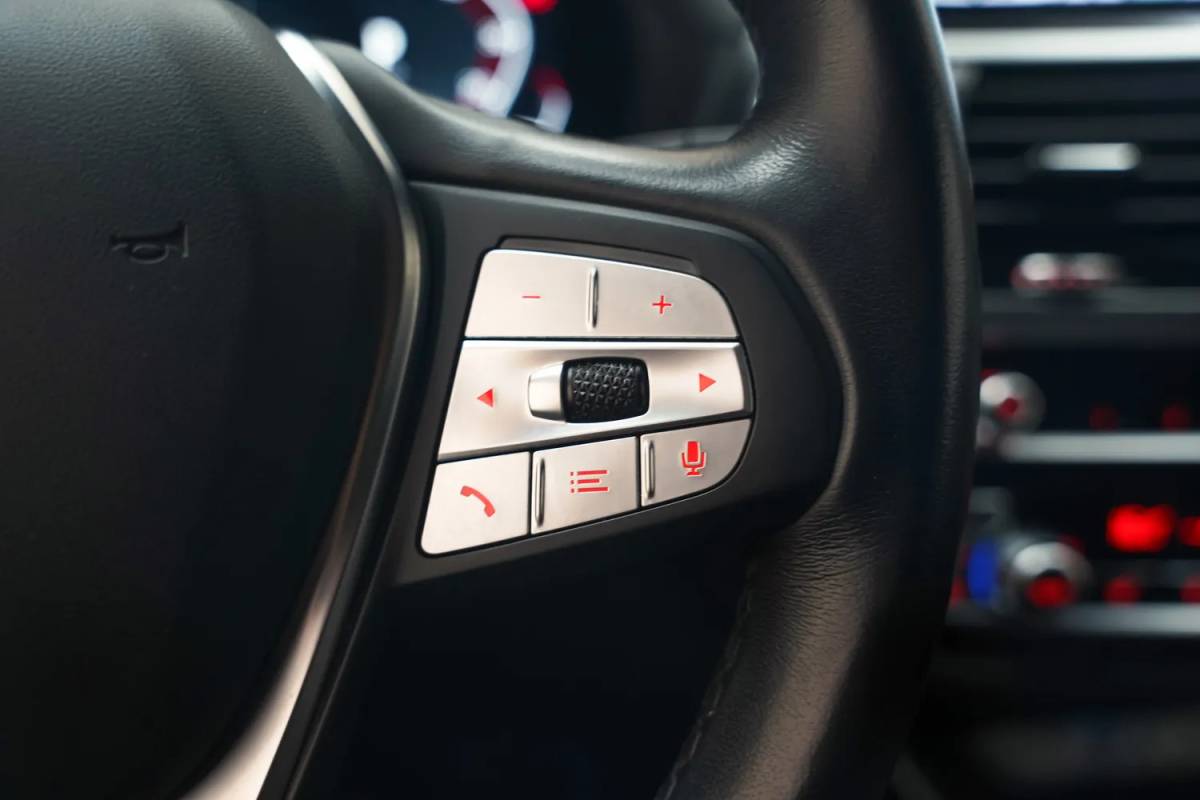 BMW iX3 BMW iX3 Executive 80 kWh 3 fase [ Panorama Navi Apple / Android Adapt.cruise Leder Stoelverwarming ]