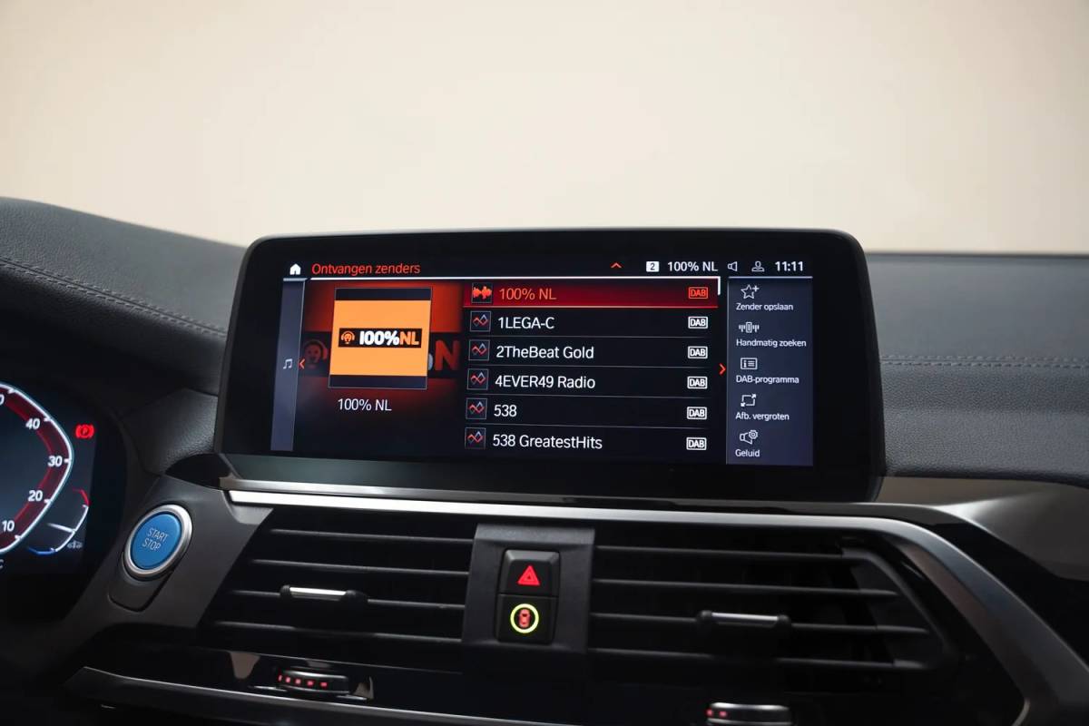 BMW iX3 BMW iX3 Executive 80 kWh 3 fase [ Panorama Navi Apple / Android Adapt.cruise Leder Stoelverwarming ]