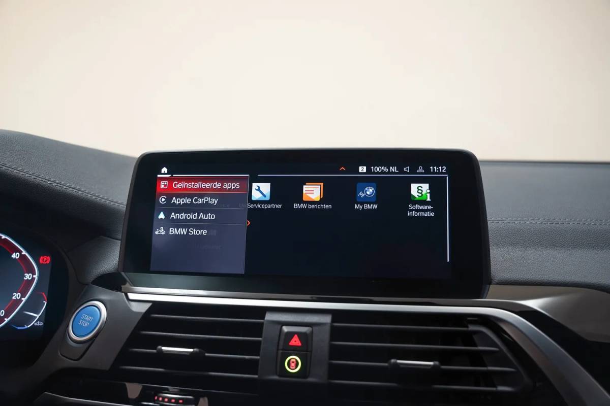 BMW iX3 BMW iX3 Executive 80 kWh 3 fase [ Panorama Navi Apple / Android Adapt.cruise Leder Stoelverwarming ]