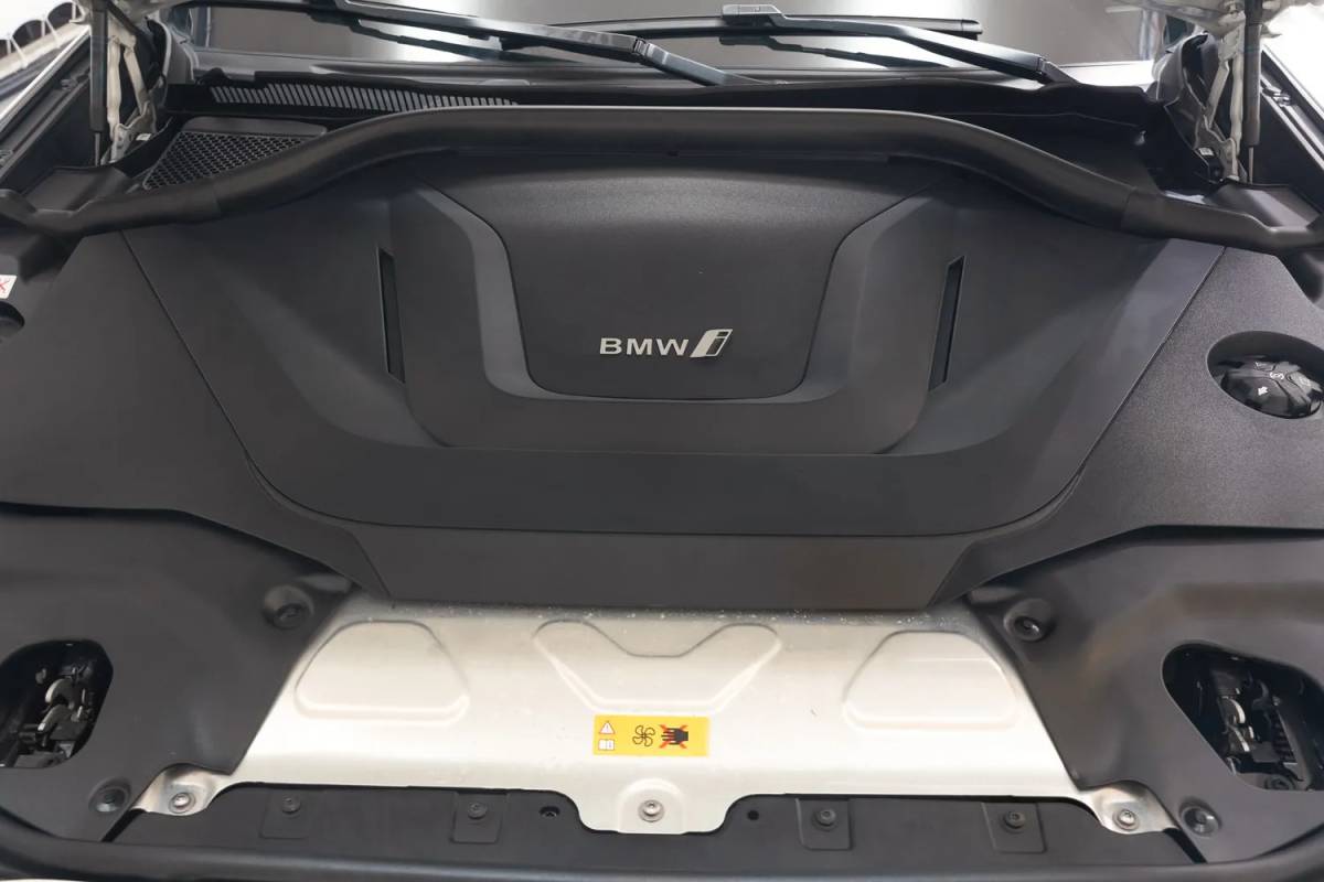 BMW iX3 BMW iX3 Executive 80 kWh 3 fase [ Panorama Navi Apple / Android Adapt.cruise Leder Stoelverwarming ]