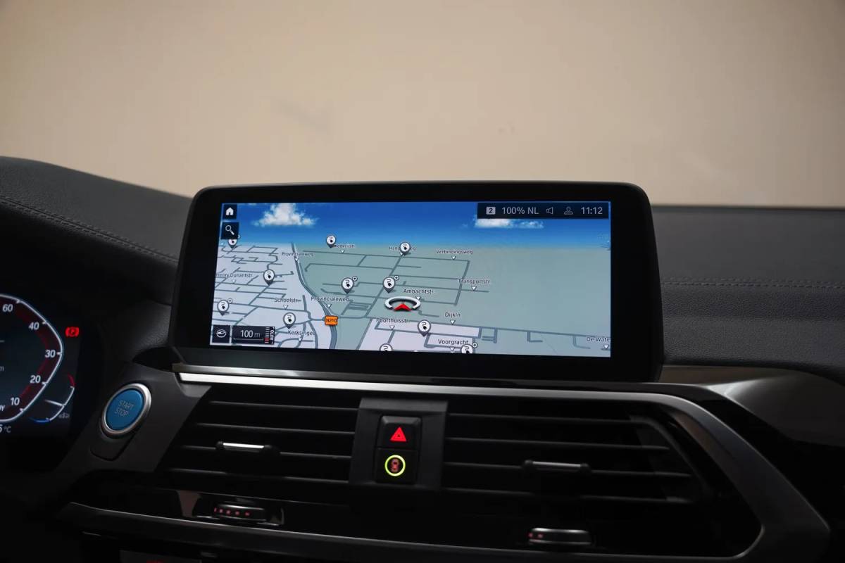 BMW iX3 BMW iX3 Executive 80 kWh 3 fase [ Panorama Navi Apple / Android Adapt.cruise Leder Stoelverwarming ]