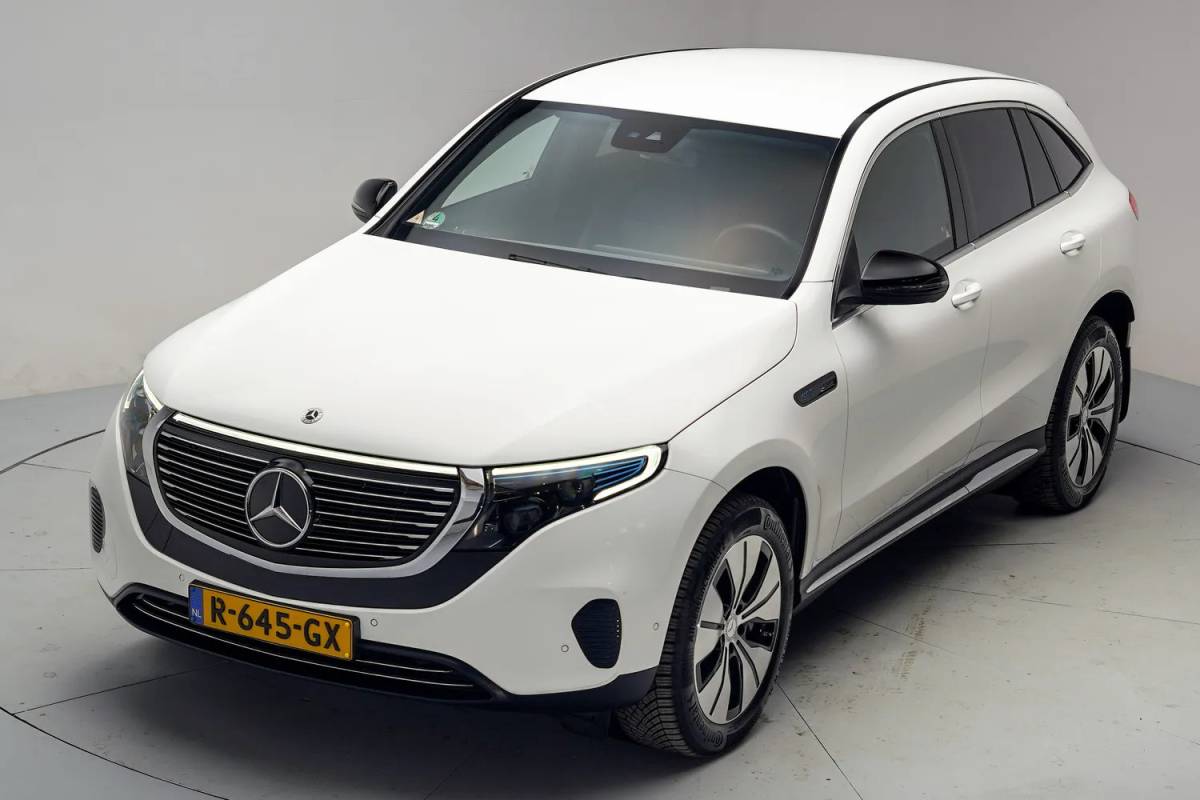 Mercedes-Benz EQC Mercedes-Benz EQC 400 4MATIC Business Solution 80 kWh [ Clima Navi Apple/Android Leer Stoelverwarming ]