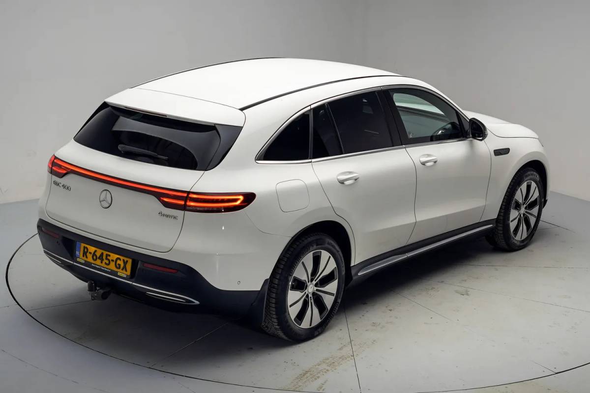 Mercedes-Benz EQC Mercedes-Benz EQC 400 4MATIC Business Solution 80 kWh [ Clima Navi Apple/Android Leer Stoelverwarming ]