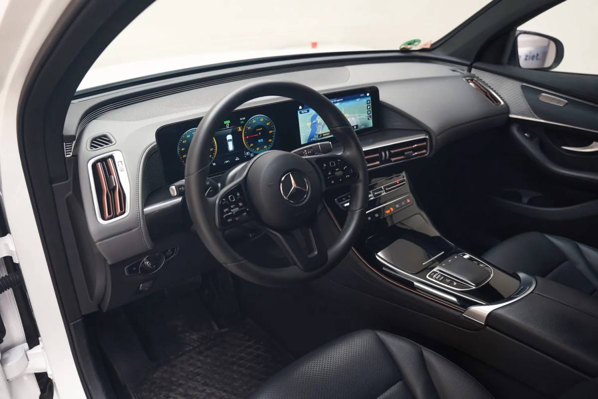 Mercedes-Benz EQC Mercedes-Benz EQC 400 4MATIC Business Solution 80 kWh [ Clima Navi Apple/Android Leer Stoelverwarming ]
