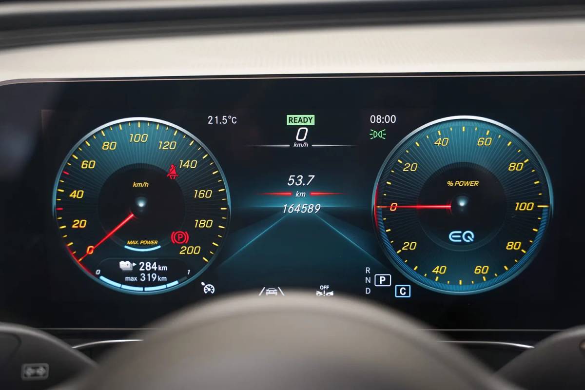 Mercedes-Benz EQC Mercedes-Benz EQC 400 4MATIC Business Solution 80 kWh [ Clima Navi Apple/Android Leer Stoelverwarming ]