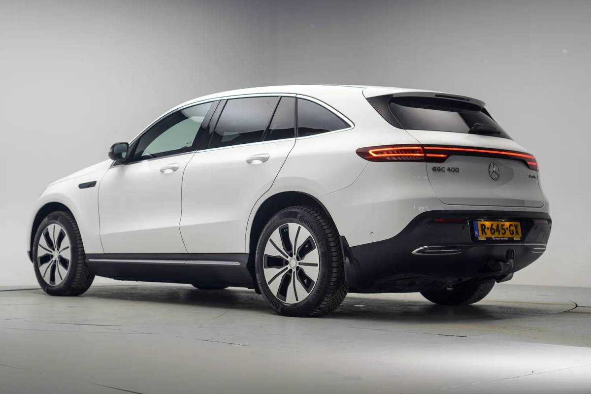 Mercedes-Benz EQC Mercedes-Benz EQC 400 4MATIC Business Solution 80 kWh [ Clima Navi Apple/Android Leer Stoelverwarming ]