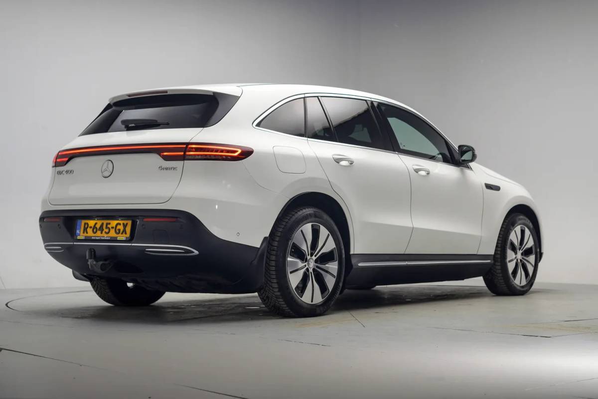 Mercedes-Benz EQC Mercedes-Benz EQC 400 4MATIC Business Solution 80 kWh [ Clima Navi Apple/Android Leer Stoelverwarming ]