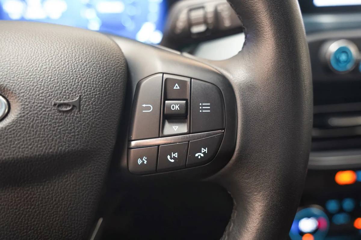 Ford Focus Ford Focus i.5 EcoB Wagon Active X Aut. [ECC / Clima Trekhaak Navi Apple / Android]