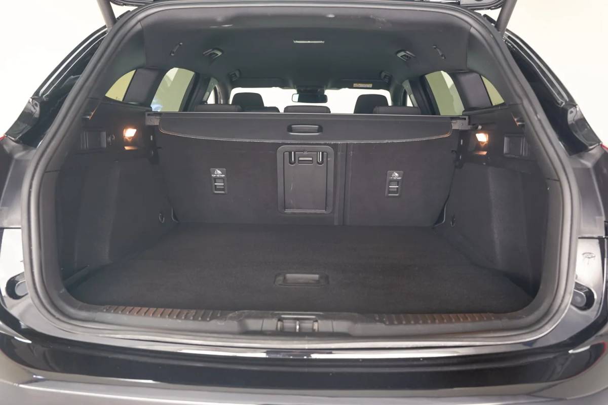 Ford Focus Ford Focus i.5 EcoB Wagon Active X Aut. [ECC / Clima Trekhaak Navi Apple / Android]