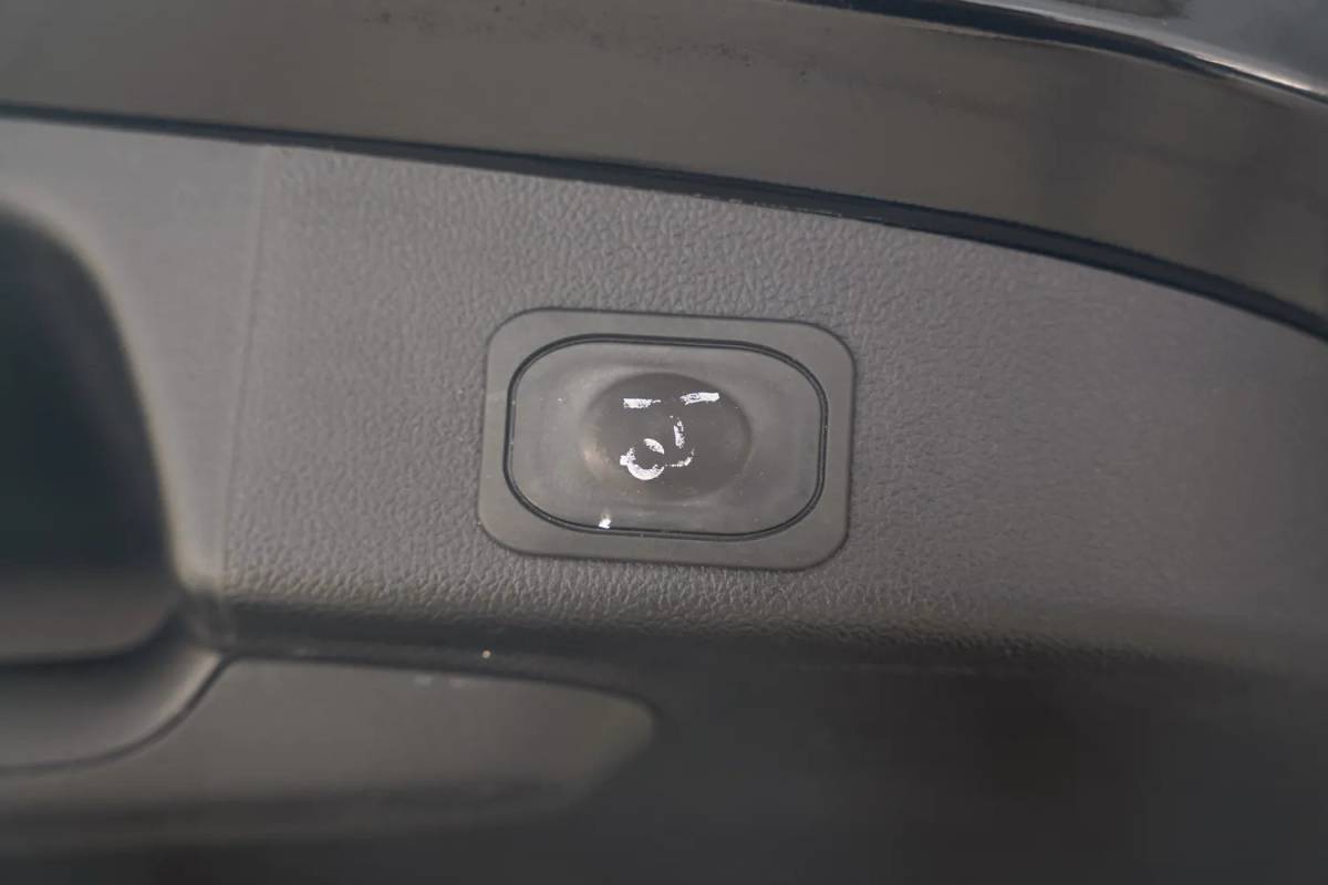 Ford Focus Ford Focus i.5 EcoB Wagon Active X Aut. [ECC / Clima Trekhaak Navi Apple / Android]