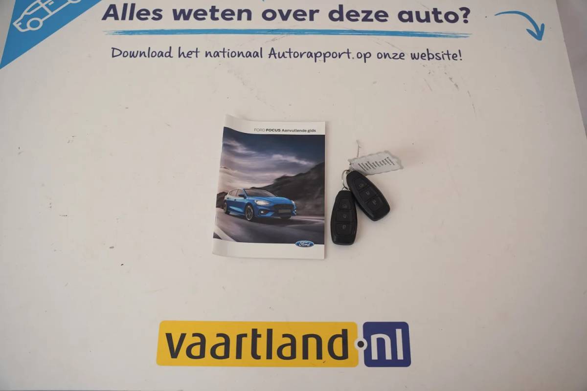 Ford Focus Ford Focus i.5 EcoB Wagon Active X Aut. [ECC / Clima Trekhaak Navi Apple / Android]