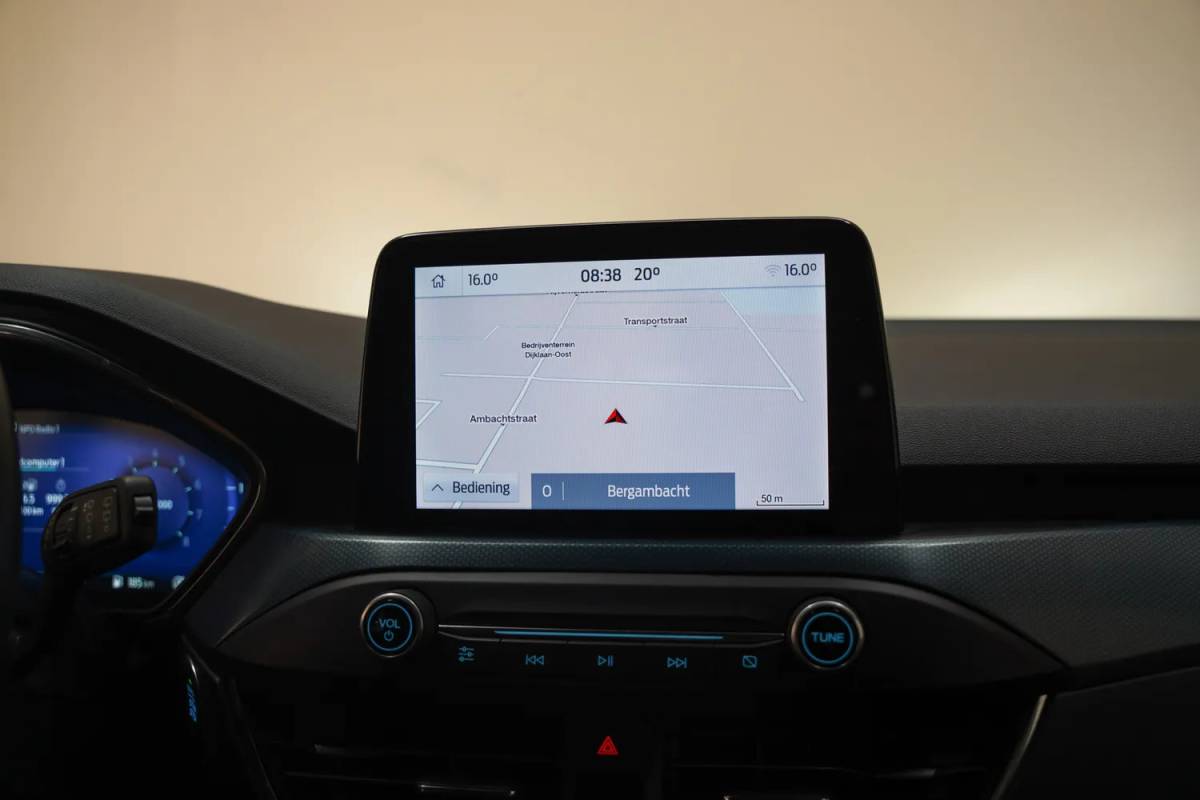 Ford Focus Ford Focus i.5 EcoB Wagon Active X Aut. [ECC / Clima Trekhaak Navi Apple / Android]