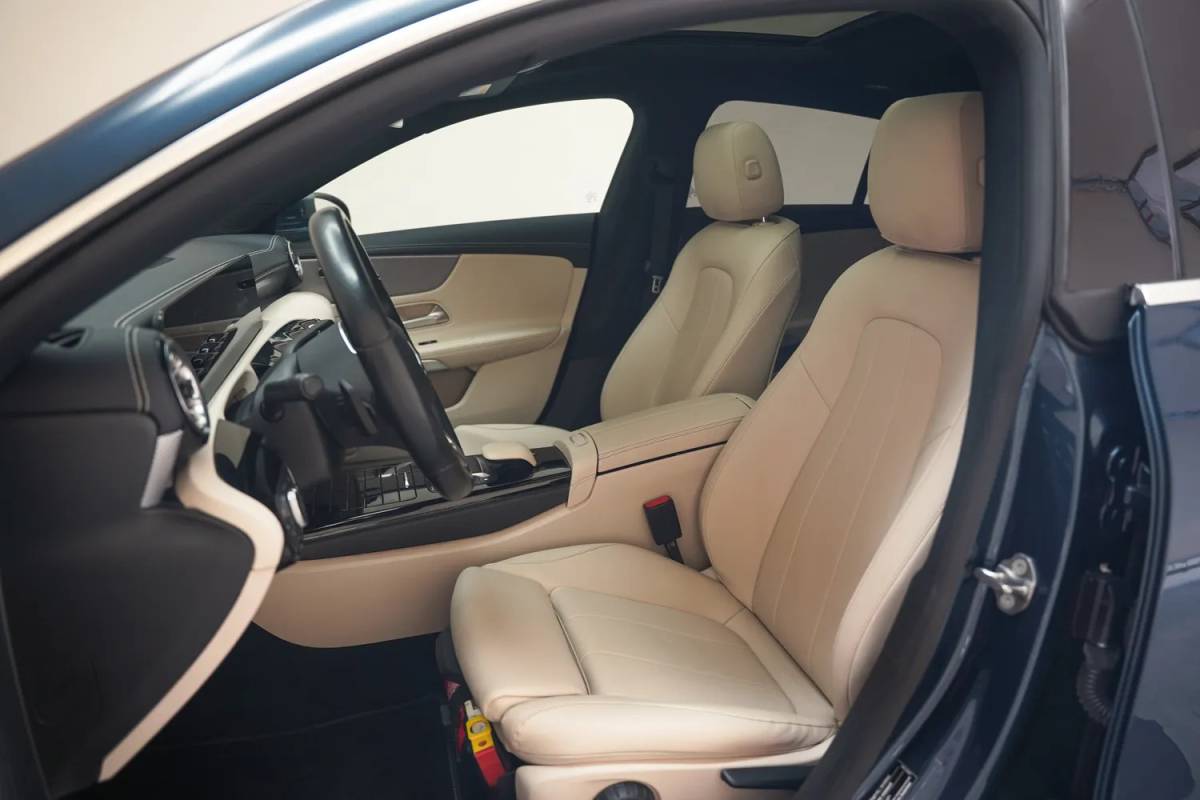 Mercedes-Benz CLA Mercedes-Benz CLA-Klasse 250e Business Solution Luxury Aut. [ Panoramadak Sfeerverlichting Camera Leder Widescreen ]