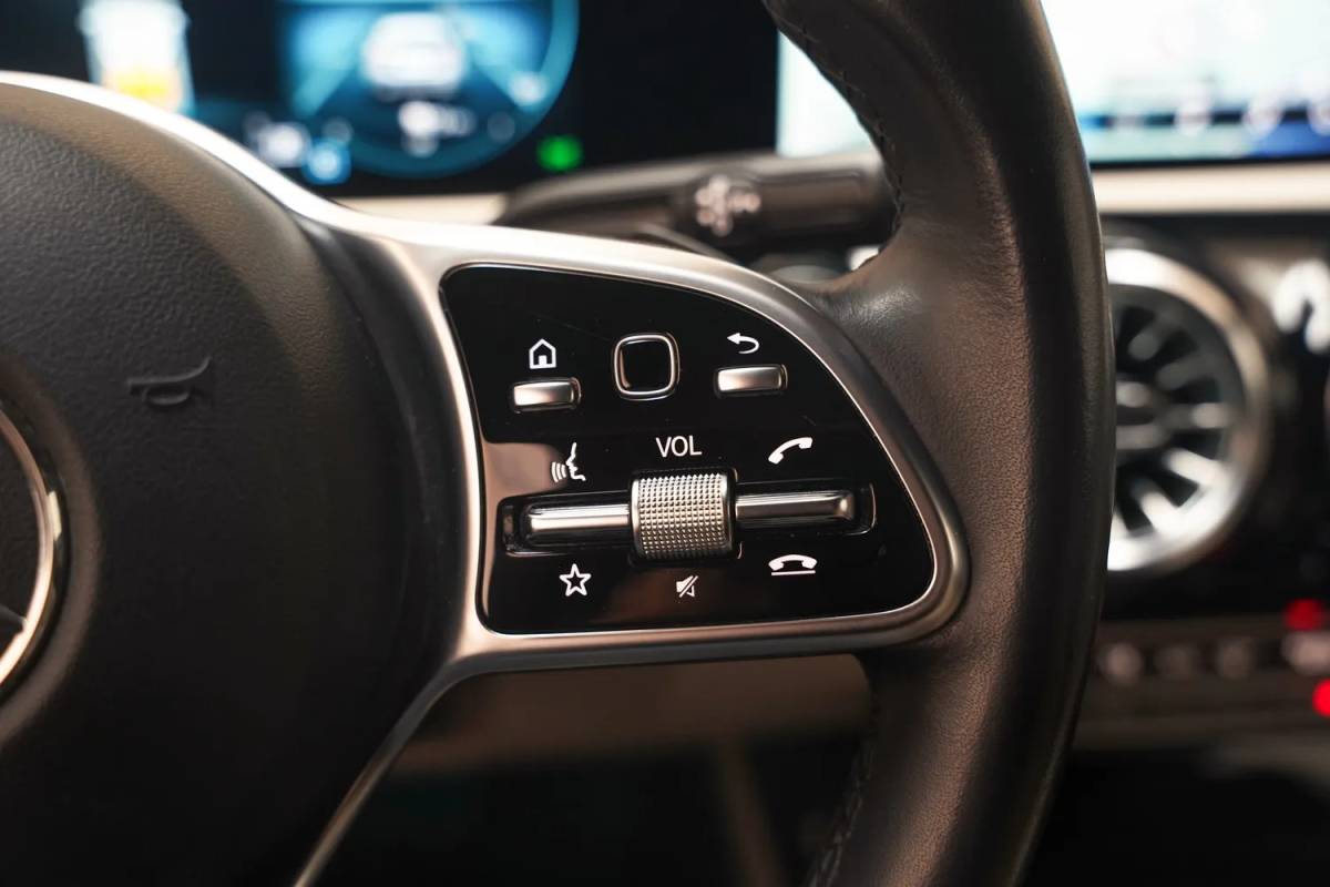 Mercedes-Benz CLA Mercedes-Benz CLA-Klasse 250e Business Solution Luxury Aut. [ Panoramadak Sfeerverlichting Camera Leder Widescreen ]