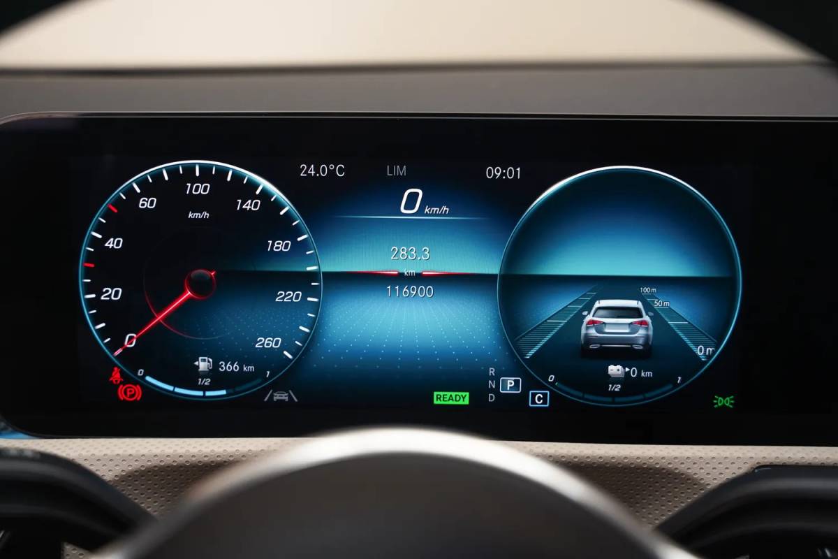 Mercedes-Benz CLA Mercedes-Benz CLA-Klasse 250e Business Solution Luxury Aut. [ Panoramadak Sfeerverlichting Camera Leder Widescreen ]