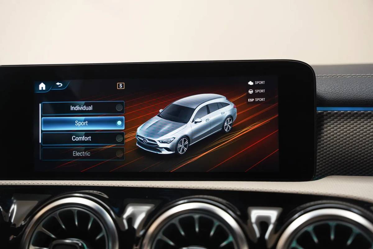 Mercedes-Benz CLA Mercedes-Benz CLA-Klasse 250e Business Solution Luxury Aut. [ Panoramadak Sfeerverlichting Camera Leder Widescreen ]
