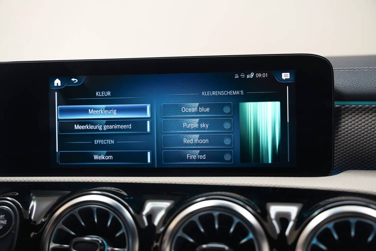 Mercedes-Benz CLA Mercedes-Benz CLA-Klasse 250e Business Solution Luxury Aut. [ Panoramadak Sfeerverlichting Camera Leder Widescreen ]