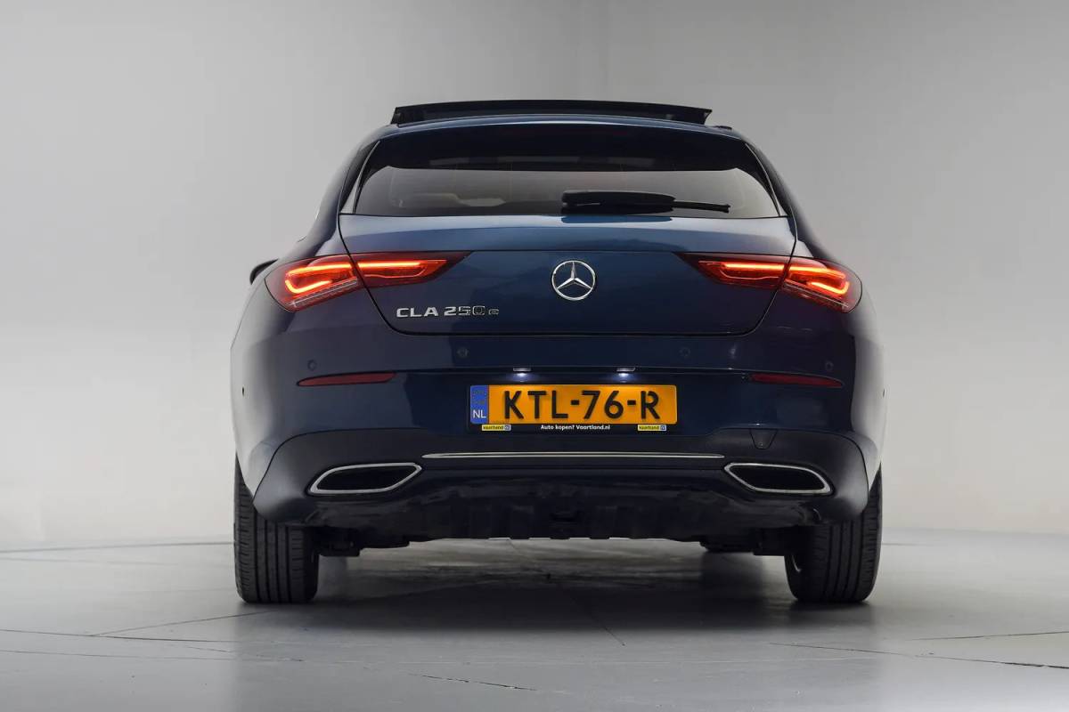 Mercedes-Benz CLA Mercedes-Benz CLA-Klasse 250e Business Solution Luxury Aut. [ Panoramadak Sfeerverlichting Camera Leder Widescreen ]