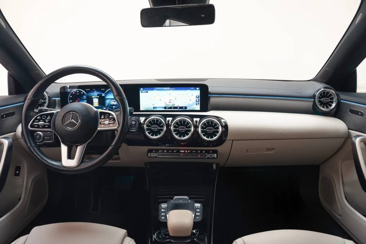 Mercedes-Benz CLA Mercedes-Benz CLA-Klasse 250e Business Solution Luxury Aut. [ Panoramadak Sfeerverlichting Camera Leder Widescreen ]