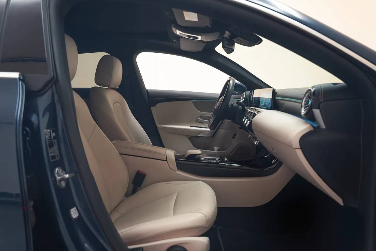 Mercedes-Benz CLA Mercedes-Benz CLA-Klasse 250e Business Solution Luxury Aut. [ Panoramadak Sfeerverlichting Camera Leder Widescreen ]