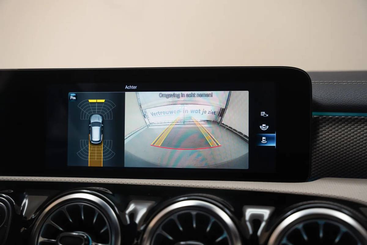 Mercedes-Benz CLA Mercedes-Benz CLA-Klasse 250e Business Solution Luxury Aut. [ Panoramadak Sfeerverlichting Camera Leder Widescreen ]