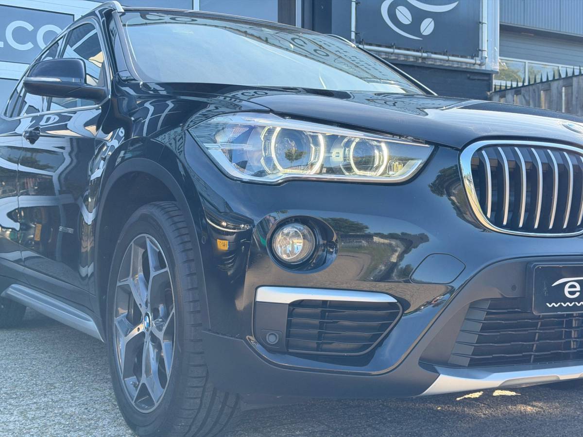 BMW X1 BMW X1 SDrive18i High Executive/SportStoelen+LED+Trekhaak