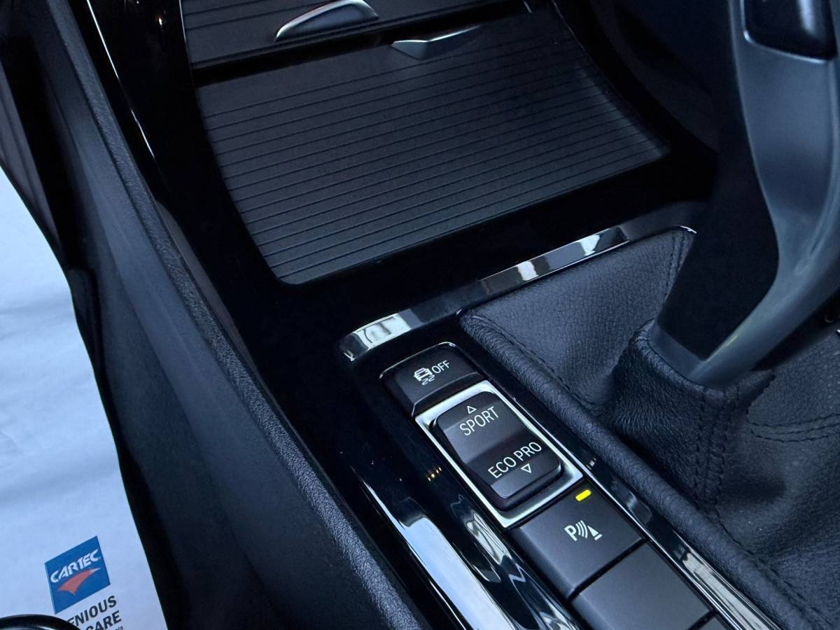 BMW X1 BMW X1 SDrive18i High Executive/SportStoelen+LED+Trekhaak