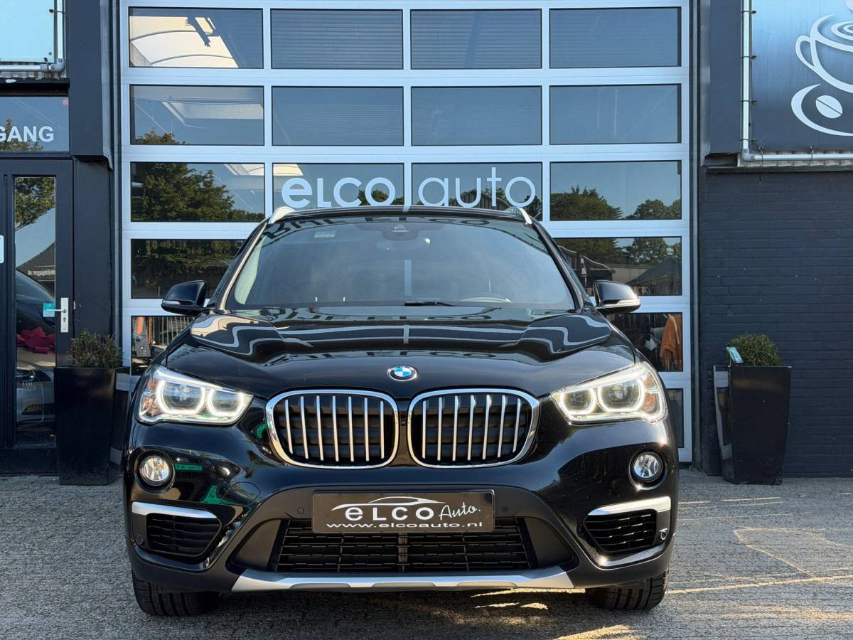 BMW X1 BMW X1 SDrive18i High Executive/SportStoelen+LED+Trekhaak