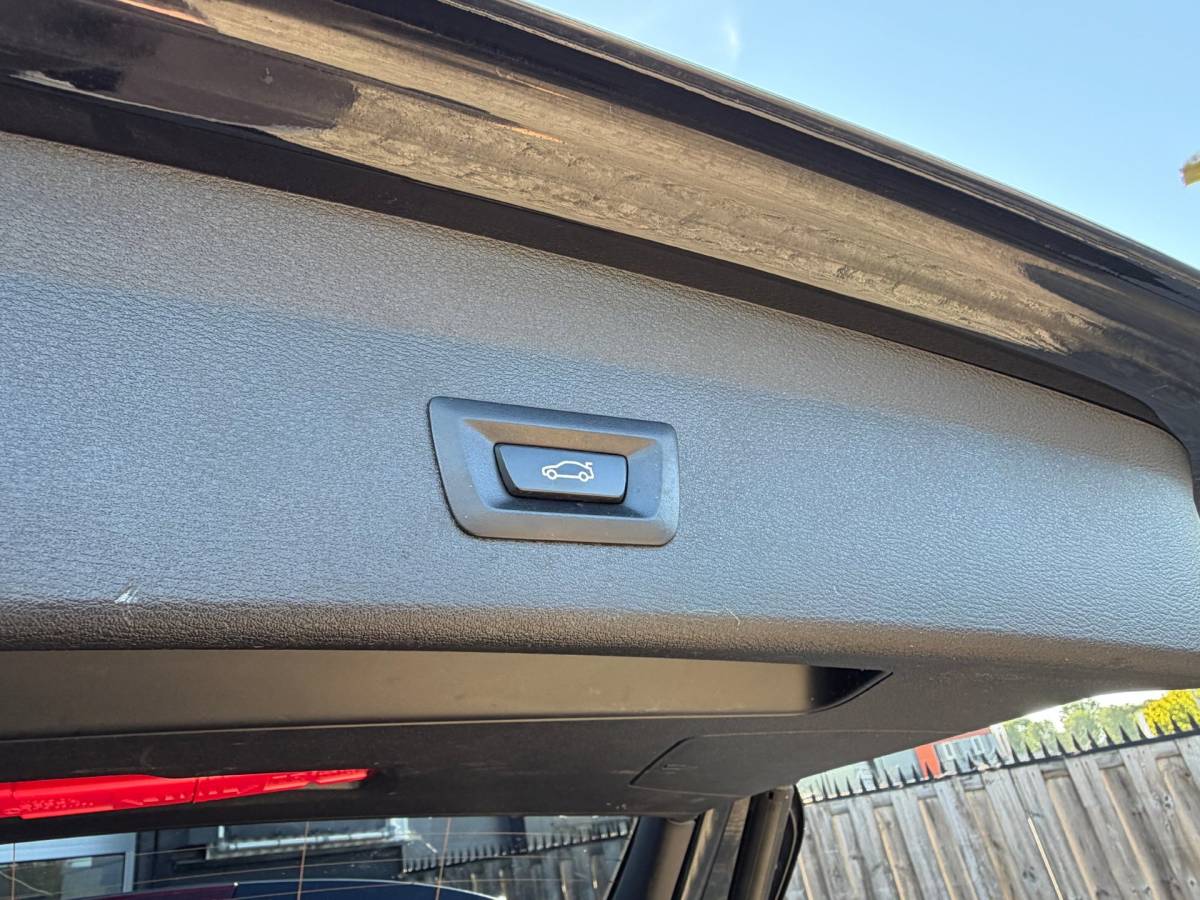 BMW X1 BMW X1 SDrive18i High Executive/SportStoelen+LED+Trekhaak