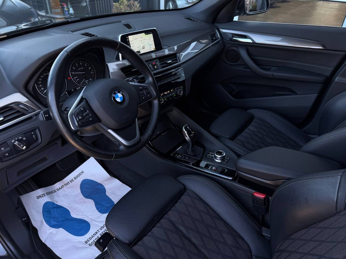 BMW X1 BMW X1 SDrive18i High Executive/SportStoelen+LED+Trekhaak