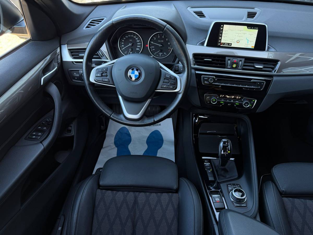 BMW X1 BMW X1 SDrive18i High Executive/SportStoelen+LED+Trekhaak