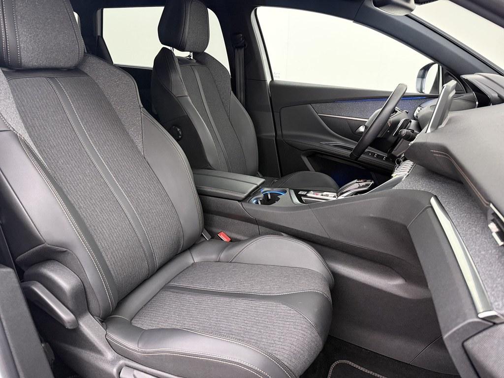 Peugeot 5008 Peugeot 5008 1.2T 130pk Aut.7P GT-Line Avantage Camera/H.Leder/ Nav/Ecc/Led/Vc/Dab/19inch