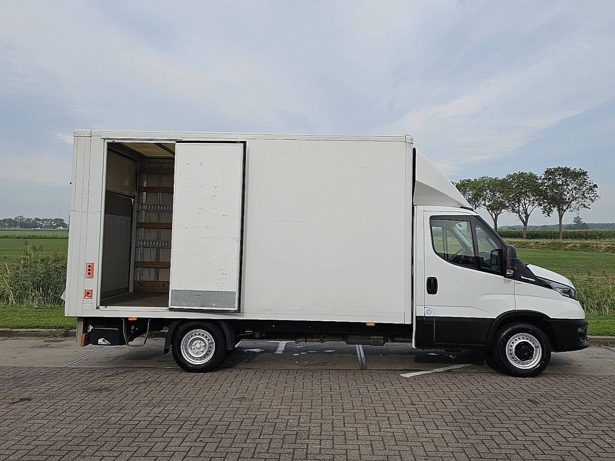 Iveco Daily IVECO DAILY 35S14       bakwagen laadklep!