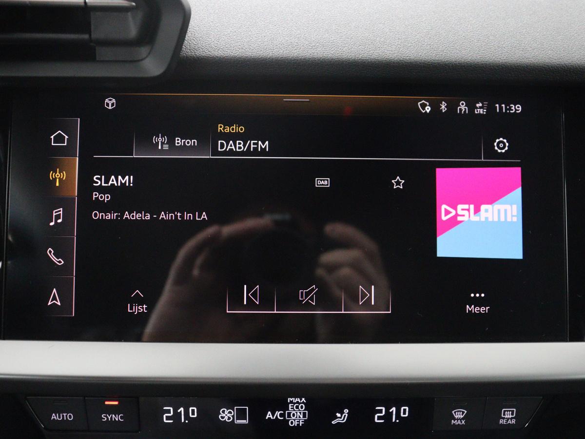 Audi A3 Audi A3 Limousine 30 TFSI S edition | Leder | Cruise control | Stoelverwarming | Drive select | Navigatie | Bluetooth | Carplay | Climate control | Virtueel dashboard | Full LED